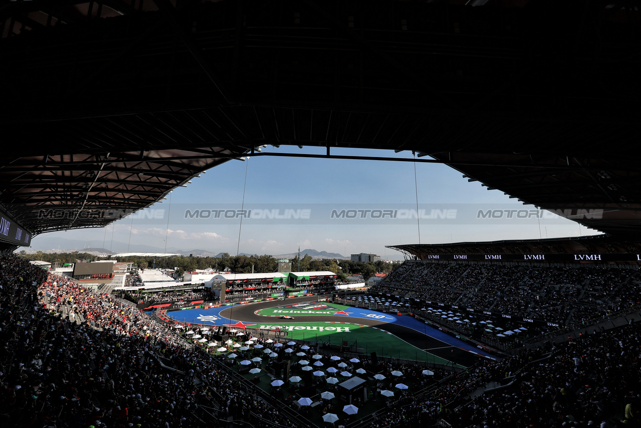 GP MESSICO, Liam Lawson (NZL) Racing Bulls VCARB 02.

24.10.2025. Formula 1 World Championship, Rd 20, Mexican Grand Prix, Mexico City, Mexico, Practice Day.

- www.xpbimages.com, EMail: requests@xpbimages.com © Copyright: Moy / XPB Images