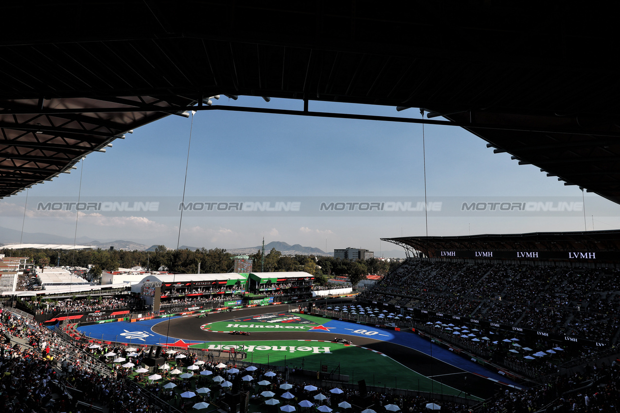 GP MESSICO, Oliver Bearman (GBR) Haas VF-25.
24.10.2025. Formula 1 World Championship, Rd 20, Mexican Grand Prix, Mexico City, Mexico, Practice Day.
- www.xpbimages.com, EMail: requests@xpbimages.com © Copyright: Moy / XPB Images