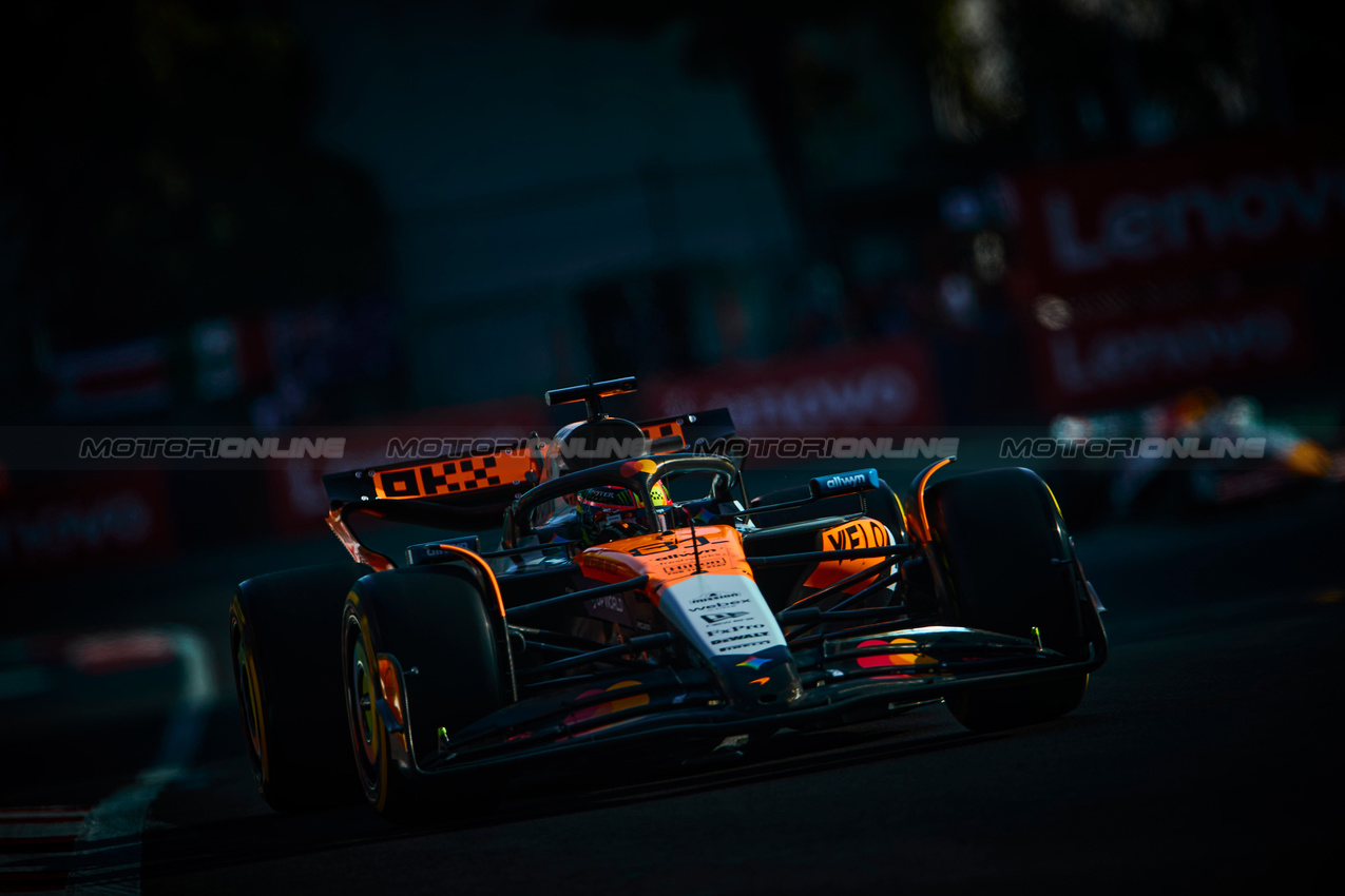 GP MESSICO, Oscar Piastri (AUS) McLaren MCL39.

24.10.2025. Formula 1 World Championship, Rd 20, Mexican Grand Prix, Mexico City, Mexico, Practice Day.