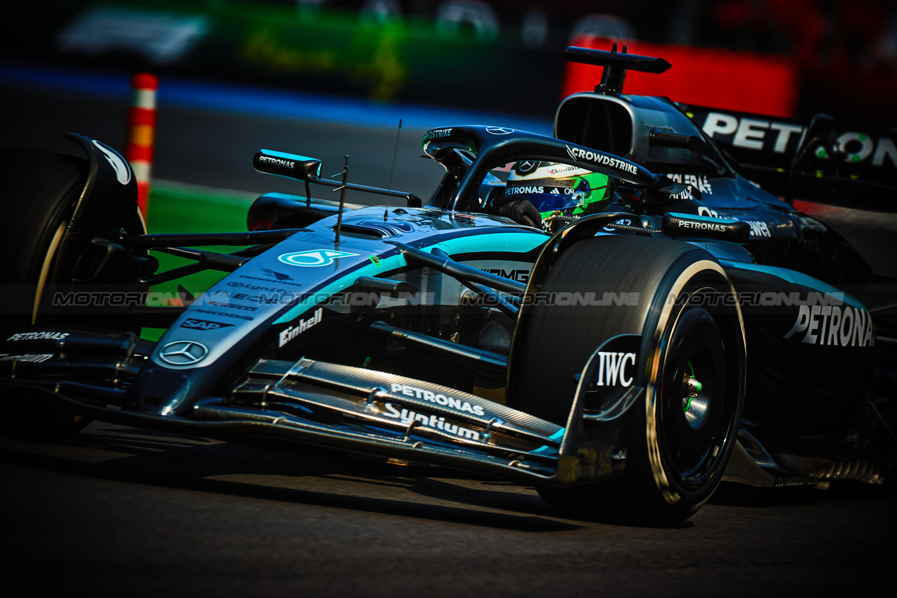 GP MESSICO, Frederik Vesti (DEN) Mercedes AMG F1 W16 Reserve Driver.

24.10.2025. Formula 1 World Championship, Rd 20, Mexican Grand Prix, Mexico City, Mexico, Practice Day.
