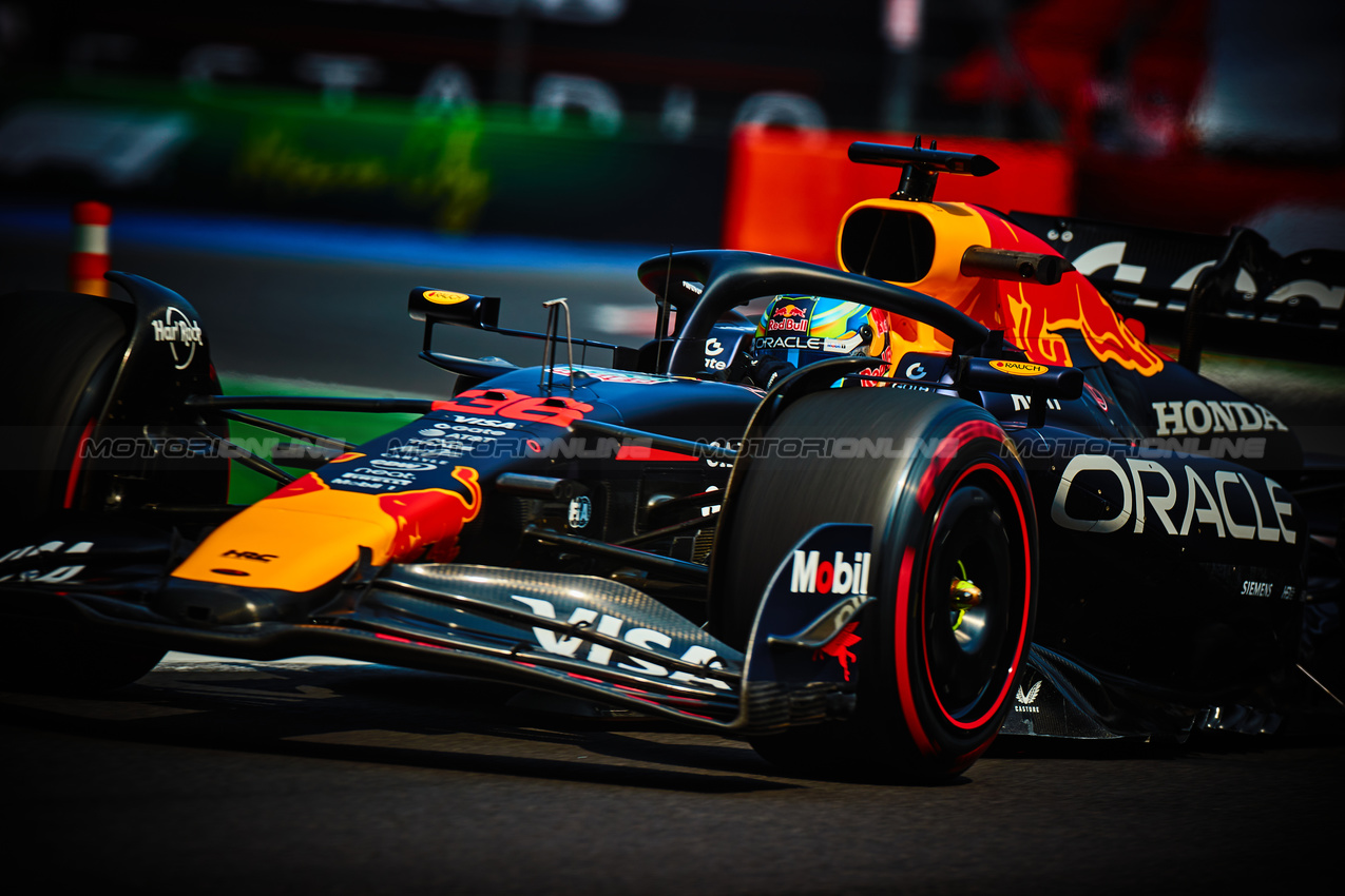 GP MESSICO, Arvid Lindblad (GBR) Red Bull Racing RB21 Junior Driver.
24.10.2025. Formula 1 World Championship, Rd 20, Mexican Grand Prix, Mexico City, Mexico, Practice Day.
