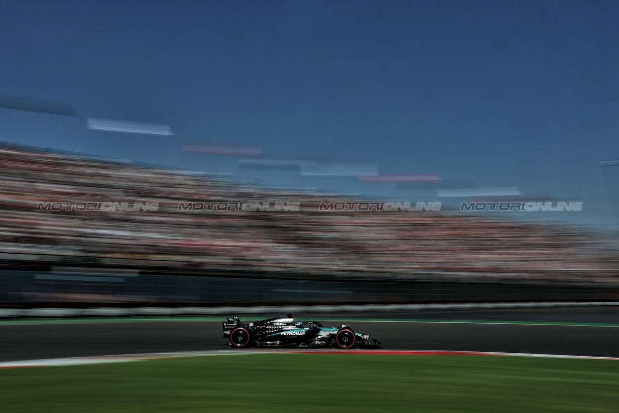 GP MESSICO, George Russell (GBR) Mercedes AMG F1 W16.

25.10.2025. Formula 1 World Championship, Rd 20, Mexican Grand Prix, Mexico City, Mexico, Qualifiche Day.

- www.xpbimages.com, EMail: requests@xpbimages.com © Copyright: Charniaux / XPB Images