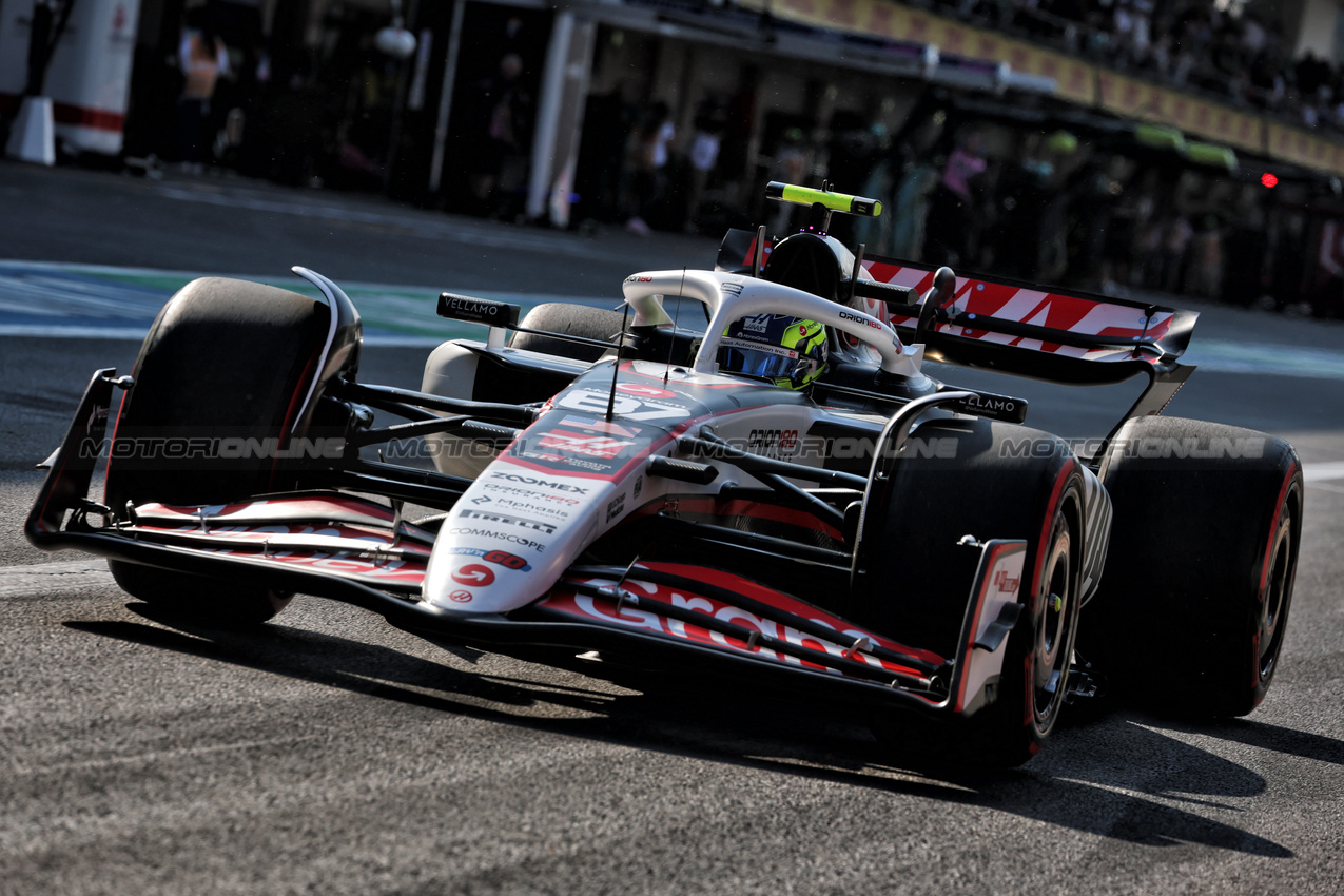 GP MESSICO, Oliver Bearman (GBR) Haas VF-25.

25.10.2025. Formula 1 World Championship, Rd 20, Mexican Grand Prix, Mexico City, Mexico, Qualifiche Day.

- www.xpbimages.com, EMail: requests@xpbimages.com © Copyright: Batchelor / XPB Images