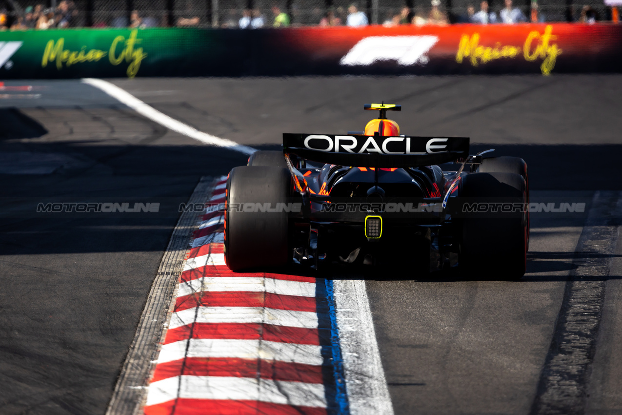GP MESSICO, Yuki Tsunoda (JPN) Red Bull Racing RB21.

25.10.2025. Formula 1 World Championship, Rd 20, Mexican Grand Prix, Mexico City, Mexico, Qualifiche Day.

- www.xpbimages.com, EMail: requests@xpbimages.com © Copyright: Bearne / XPB Images