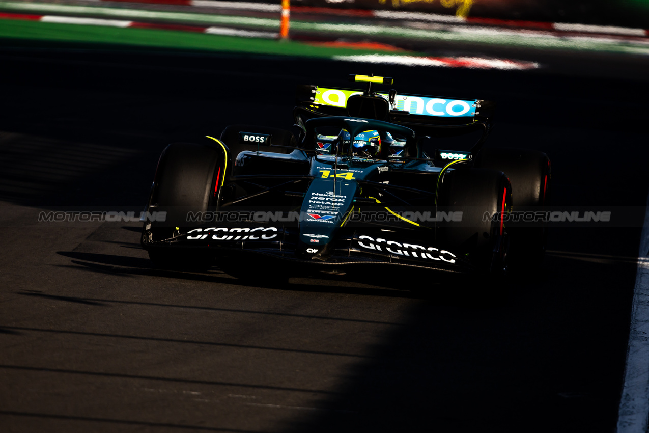 GP MESSICO, Fernando Alonso (ESP) Aston Martin F1 Team AMR25.

25.10.2025. Formula 1 World Championship, Rd 20, Mexican Grand Prix, Mexico City, Mexico, Qualifiche Day.

- www.xpbimages.com, EMail: requests@xpbimages.com © Copyright: Bearne / XPB Images