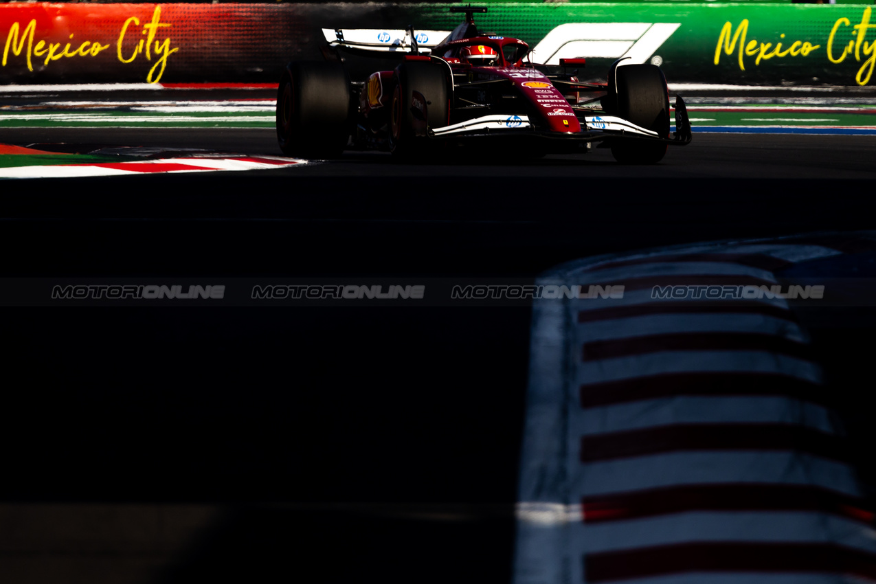 GP MESSICO, Charles Leclerc (MON) Ferrari SF-25.
25.10.2025. Formula 1 World Championship, Rd 20, Mexican Grand Prix, Mexico City, Mexico, Qualifiche Day.
- www.xpbimages.com, EMail: requests@xpbimages.com © Copyright: Bearne / XPB Images