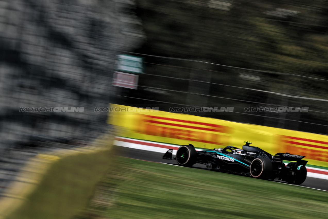 GP MESSICO, Andrea Kimi Antonelli (ITA) Mercedes AMG F1 W16.

24.10.2025. Formula 1 World Championship, Rd 20, Mexican Grand Prix, Mexico City, Mexico, Practice Day.

- www.xpbimages.com, EMail: requests@xpbimages.com © Copyright: Charniaux / XPB Images