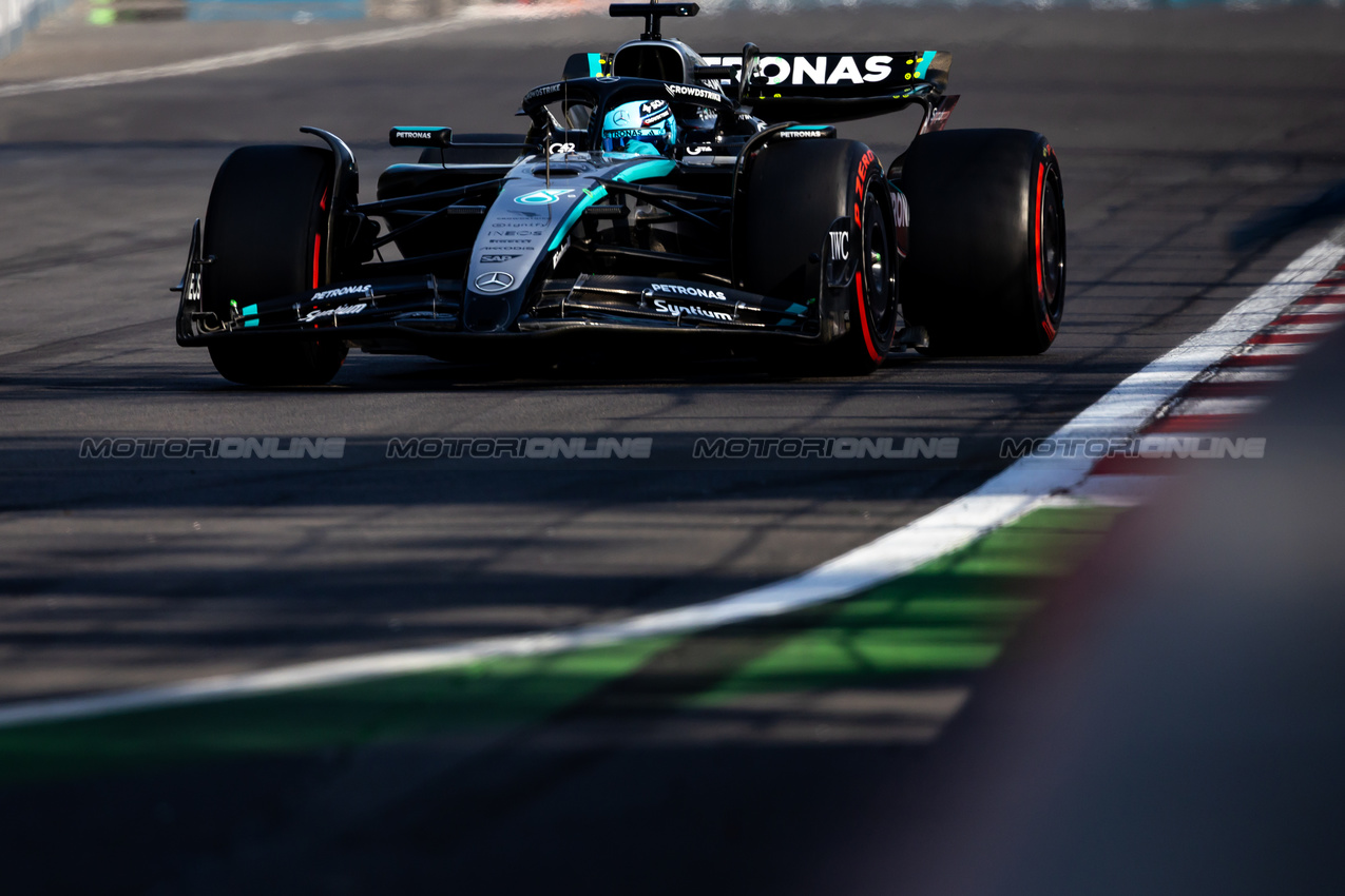 GP MESSICO, George Russell (GBR) Mercedes AMG F1 W16.
25.10.2025. Formula 1 World Championship, Rd 20, Mexican Grand Prix, Mexico City, Mexico, Qualifiche Day.
- www.xpbimages.com, EMail: requests@xpbimages.com © Copyright: Bearne / XPB Images