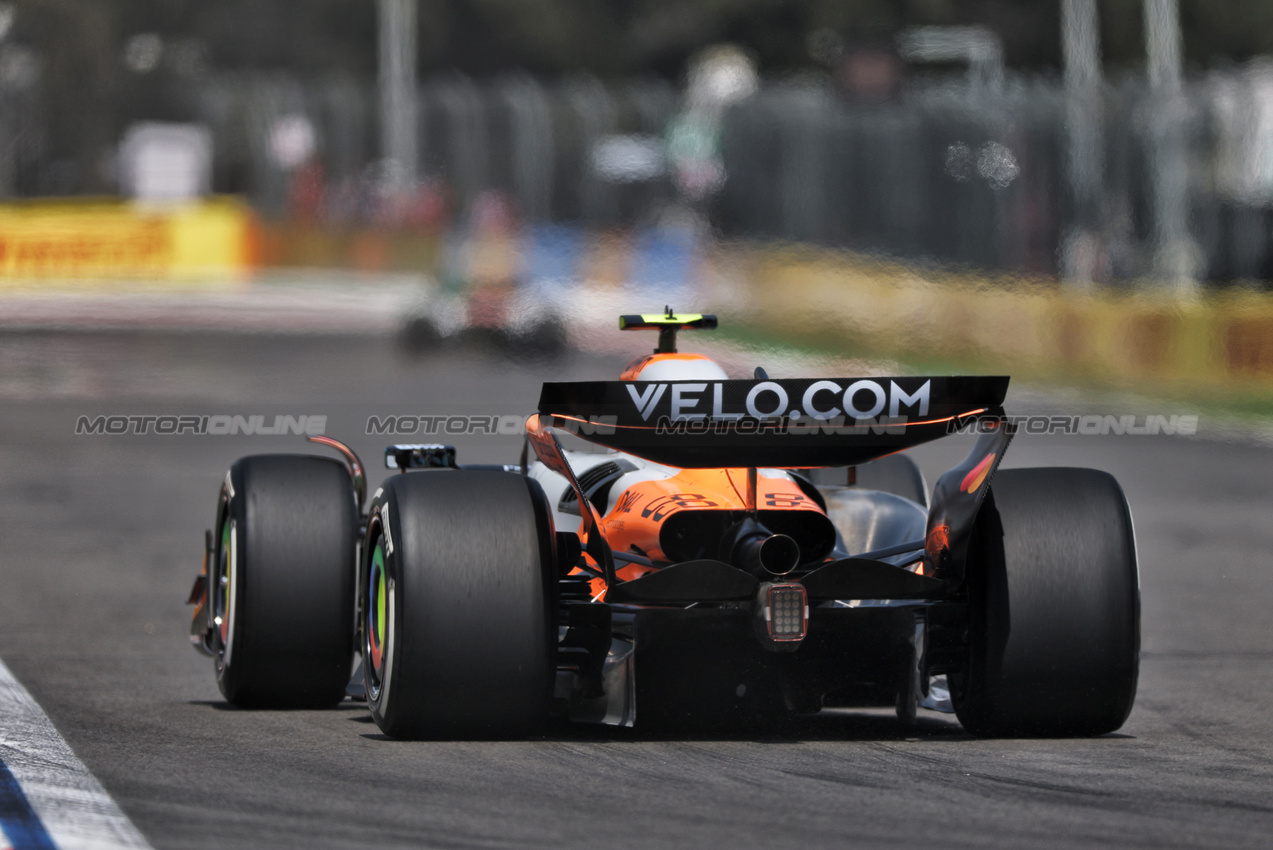 GP MESSICO, Pato O'Ward (MEX) McLaren MCL39 Reserve Driver.

24.10.2025. Formula 1 World Championship, Rd 20, Mexican Grand Prix, Mexico City, Mexico, Practice Day.

- www.xpbimages.com, EMail: requests@xpbimages.com © Copyright: Charniaux / XPB Images