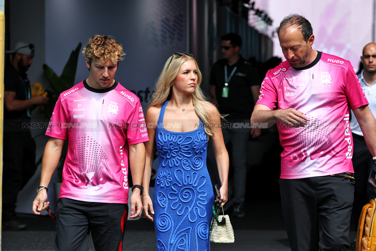 GP MIAMI, (L to R): Liam Lawson (NZL) Racing Bulls with Domenica Hannah St. John (USA) e Peter Bayer (AUT) Racing Bulls Chief Executive Officer.

04.05.2025. Formula 1 World Championship, Rd 6, Miami Grand Prix, Miami, Florida, USA, Gara Day.

- www.xpbimages.com, EMail: requests@xpbimages.com © Copyright: Moy / XPB Images