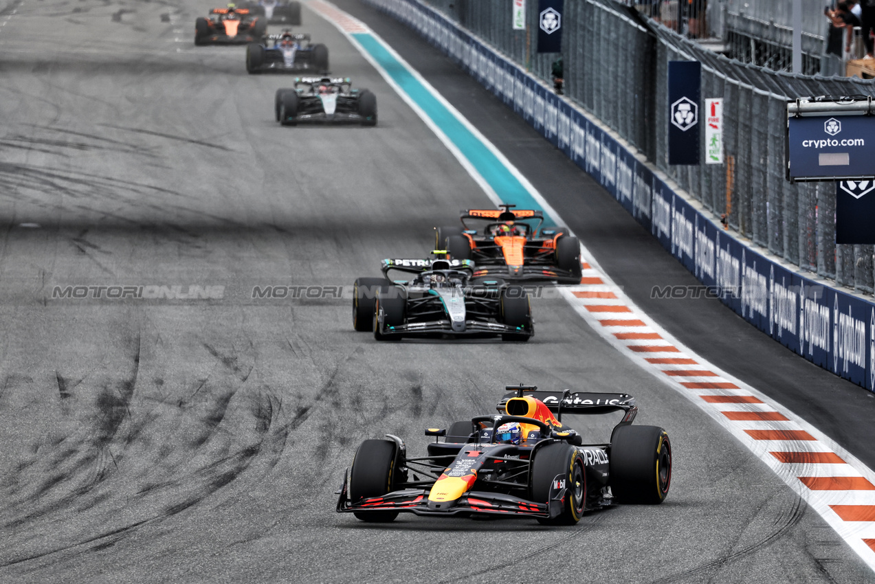 GP MIAMI, Max Verstappen (NLD) Red Bull Racing RB21.

04.05.2025. Formula 1 World Championship, Rd 6, Miami Grand Prix, Miami, Florida, USA, Gara Day.

- www.xpbimages.com, EMail: requests@xpbimages.com © Copyright: Moy / XPB Images