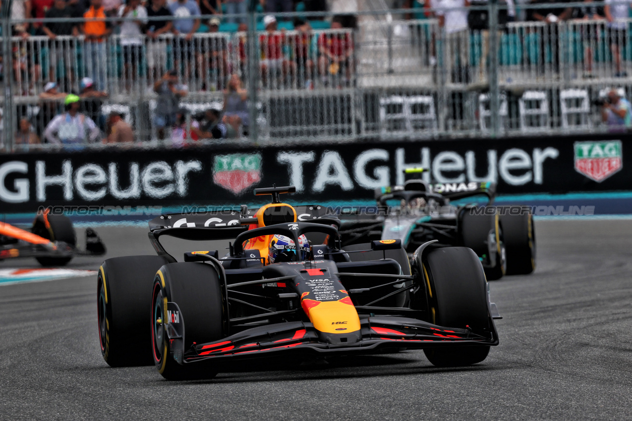 GP MIAMI, Max Verstappen (NLD) Red Bull Racing RB21.

04.05.2025. Formula 1 World Championship, Rd 6, Miami Grand Prix, Miami, Florida, USA, Gara Day.

- www.xpbimages.com, EMail: requests@xpbimages.com © Copyright: Batchelor / XPB Images