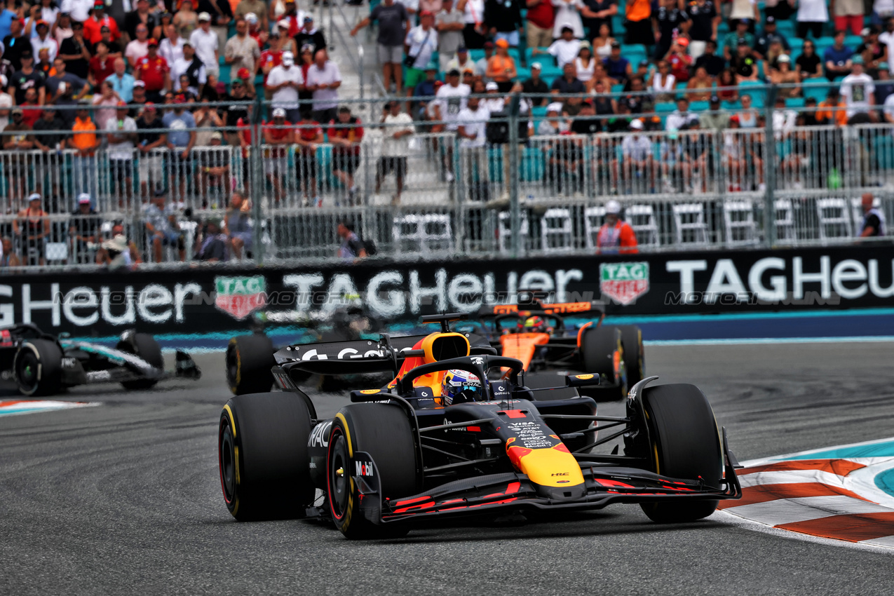 GP MIAMI, Max Verstappen (NLD) Red Bull Racing RB21.

04.05.2025. Formula 1 World Championship, Rd 6, Miami Grand Prix, Miami, Florida, USA, Gara Day.

- www.xpbimages.com, EMail: requests@xpbimages.com © Copyright: Batchelor / XPB Images