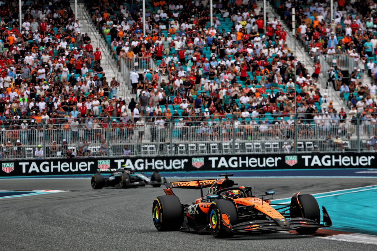 GP MIAMI, Oscar Piastri (AUS) McLaren MCL39.

04.05.2025. Formula 1 World Championship, Rd 6, Miami Grand Prix, Miami, Florida, USA, Gara Day.

- www.xpbimages.com, EMail: requests@xpbimages.com © Copyright: Batchelor / XPB Images