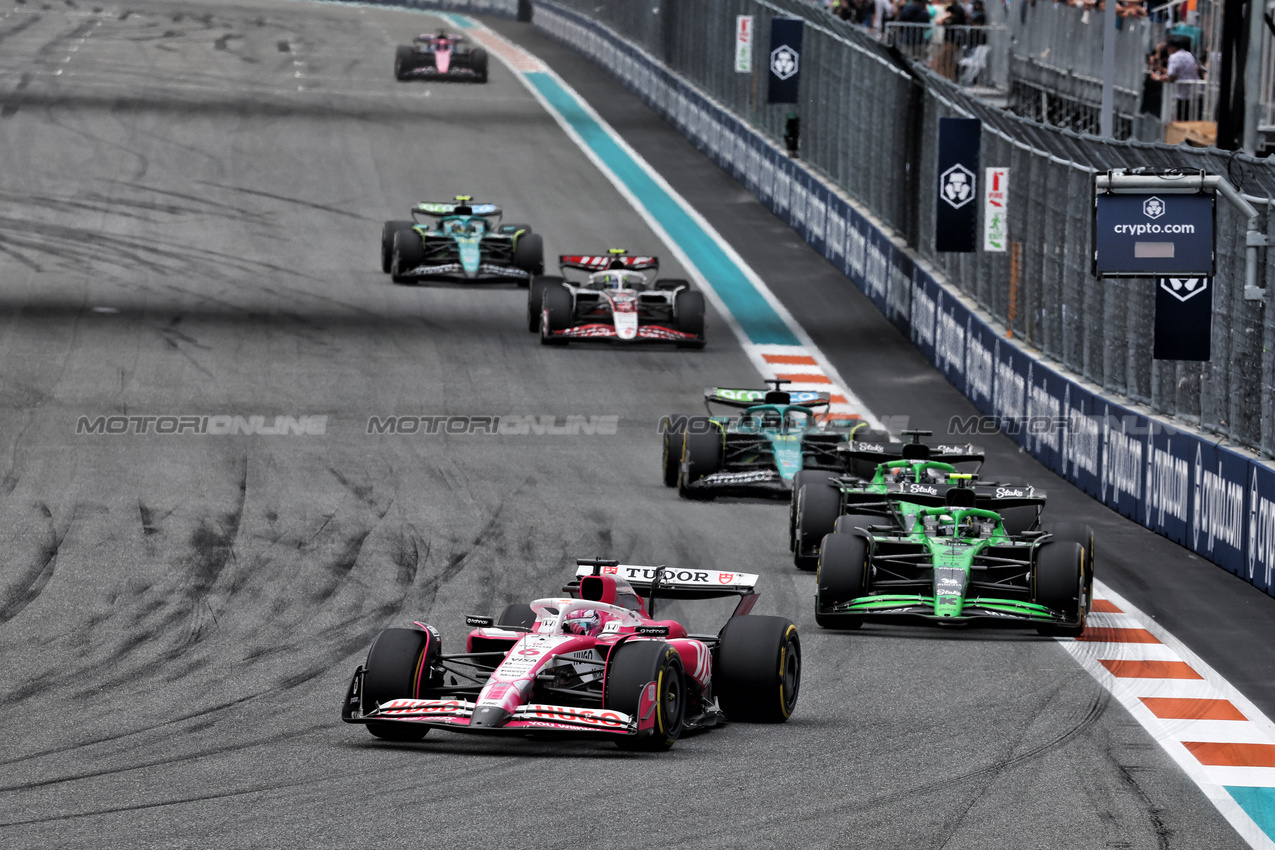 GP MIAMI, Isack Hadjar (FRA) Racing Bulls VCARB 02.

04.05.2025. Formula 1 World Championship, Rd 6, Miami Grand Prix, Miami, Florida, USA, Gara Day.

- www.xpbimages.com, EMail: requests@xpbimages.com © Copyright: Moy / XPB Images
