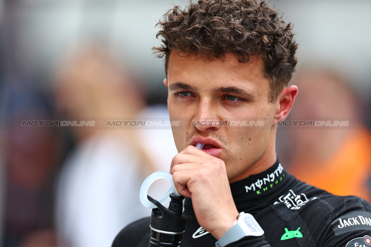 GP MIAMI, Lando Norris (GBR) McLaren on the grid.

04.05.2025. Formula 1 World Championship, Rd 6, Miami Grand Prix, Miami, Florida, USA, Gara Day.

- www.xpbimages.com, EMail: requests@xpbimages.com © Copyright: Charniaux / XPB Images