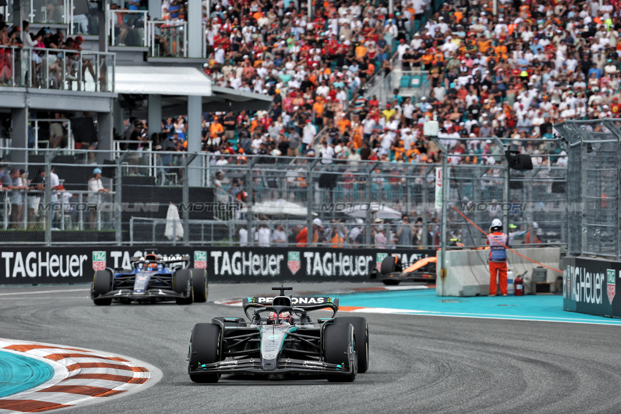 GP MIAMI, George Russell (GBR) Mercedes AMG F1 W16.

04.05.2025. Formula 1 World Championship, Rd 6, Miami Grand Prix, Miami, Florida, USA, Gara Day.

- www.xpbimages.com, EMail: requests@xpbimages.com © Copyright: Bearne / XPB Images