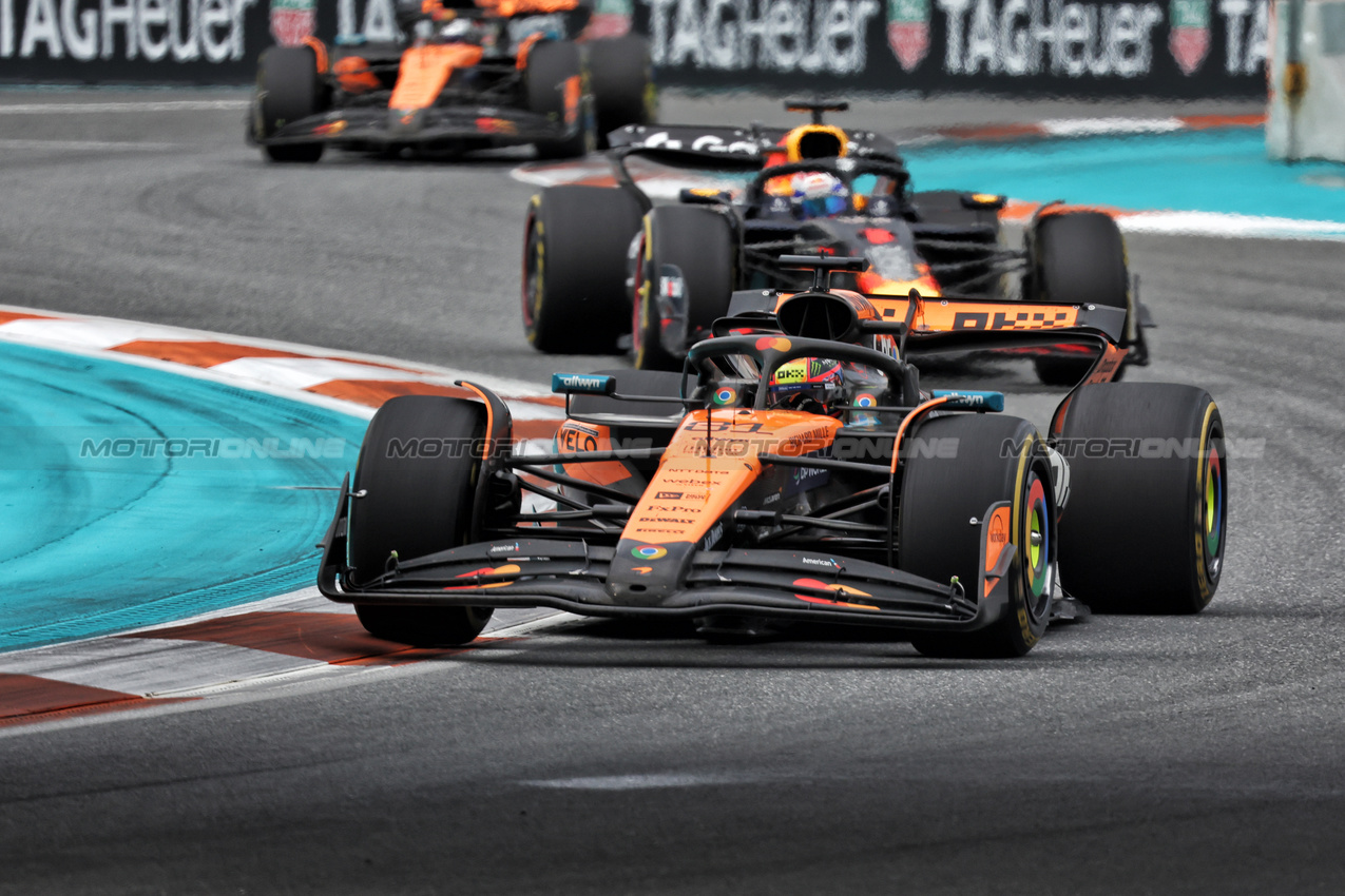 GP MIAMI, Oscar Piastri (AUS) McLaren MCL39.

04.05.2025. Formula 1 World Championship, Rd 6, Miami Grand Prix, Miami, Florida, USA, Gara Day.

- www.xpbimages.com, EMail: requests@xpbimages.com © Copyright: Bearne / XPB Images