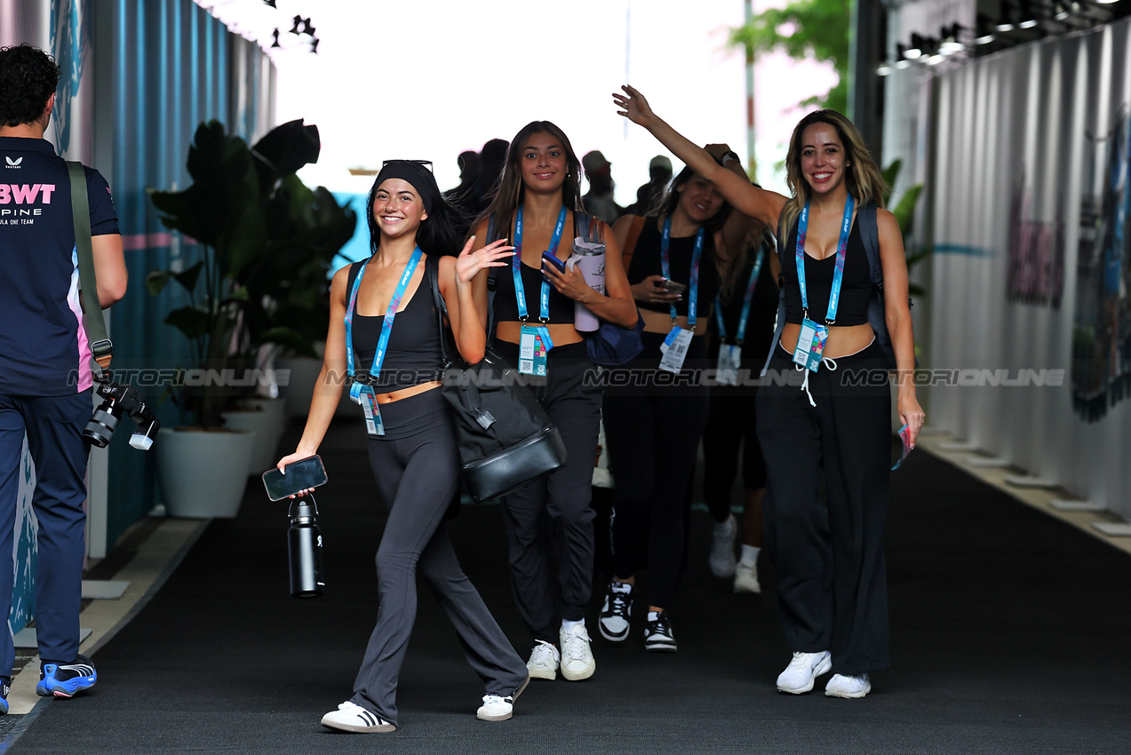 GP MIAMI, Paddock guests.

04.05.2025. Formula 1 World Championship, Rd 6, Miami Grand Prix, Miami, Florida, USA, Gara Day.

- www.xpbimages.com, EMail: requests@xpbimages.com © Copyright: Moy / XPB Images
