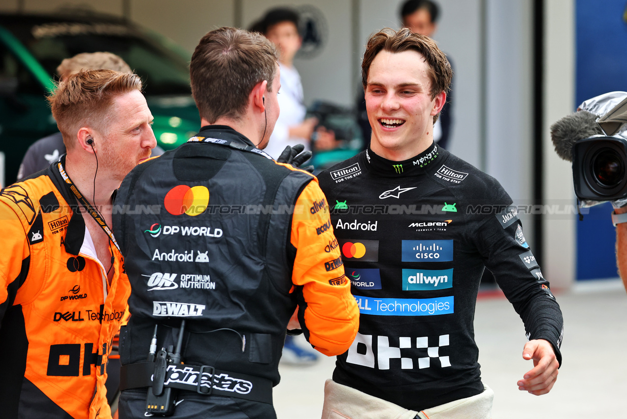 GP MIAMI, Gara winner Oscar Piastri (AUS) McLaren celebrates in parc ferme.

04.05.2025. Formula 1 World Championship, Rd 6, Miami Grand Prix, Miami, Florida, USA, Gara Day.

- www.xpbimages.com, EMail: requests@xpbimages.com © Copyright: Batchelor / XPB Images