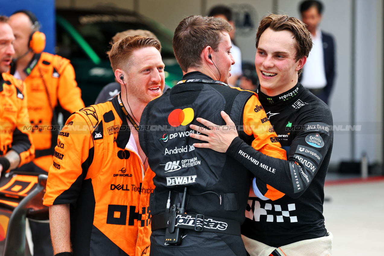 GP MIAMI, Gara winner Oscar Piastri (AUS) McLaren celebrates in parc ferme.

04.05.2025. Formula 1 World Championship, Rd 6, Miami Grand Prix, Miami, Florida, USA, Gara Day.

- www.xpbimages.com, EMail: requests@xpbimages.com © Copyright: Batchelor / XPB Images