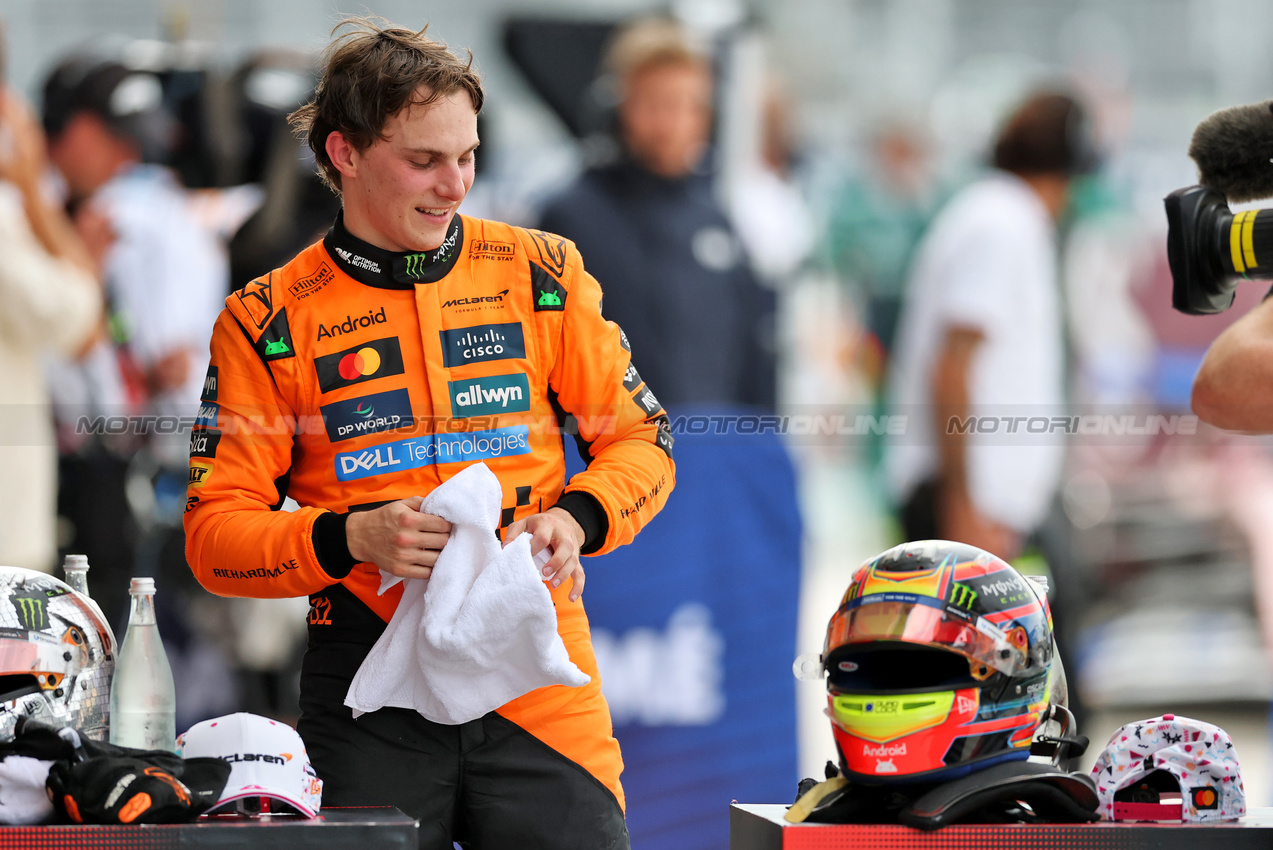 GP MIAMI, Gara winner Oscar Piastri (AUS) McLaren in parc ferme.

04.05.2025. Formula 1 World Championship, Rd 6, Miami Grand Prix, Miami, Florida, USA, Gara Day.

- www.xpbimages.com, EMail: requests@xpbimages.com © Copyright: Charniaux / XPB Images