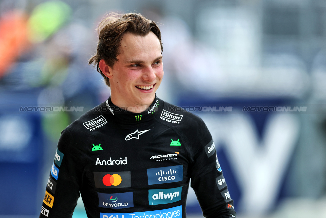 GP MIAMI, Gara winner Oscar Piastri (AUS) McLaren in parc ferme.

04.05.2025. Formula 1 World Championship, Rd 6, Miami Grand Prix, Miami, Florida, USA, Gara Day.

- www.xpbimages.com, EMail: requests@xpbimages.com © Copyright: Charniaux / XPB Images