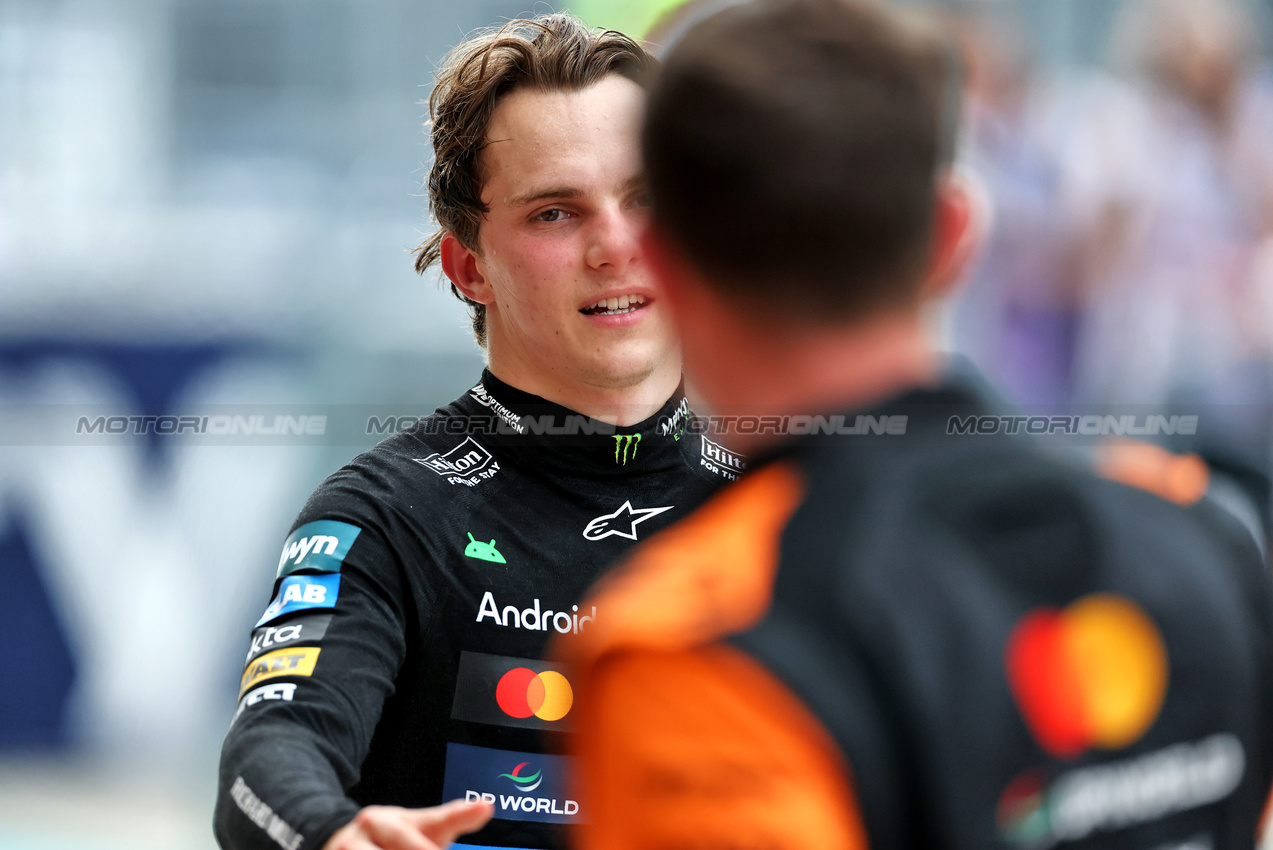 GP MIAMI, Gara winner Oscar Piastri (AUS) McLaren in parc ferme.

04.05.2025. Formula 1 World Championship, Rd 6, Miami Grand Prix, Miami, Florida, USA, Gara Day.

- www.xpbimages.com, EMail: requests@xpbimages.com © Copyright: Charniaux / XPB Images