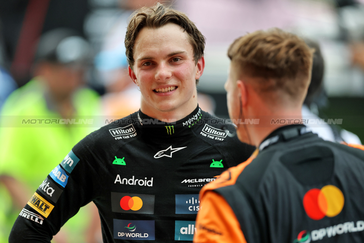 GP MIAMI, Gara winner Oscar Piastri (AUS) McLaren in parc ferme.

04.05.2025. Formula 1 World Championship, Rd 6, Miami Grand Prix, Miami, Florida, USA, Gara Day.

- www.xpbimages.com, EMail: requests@xpbimages.com © Copyright: Charniaux / XPB Images