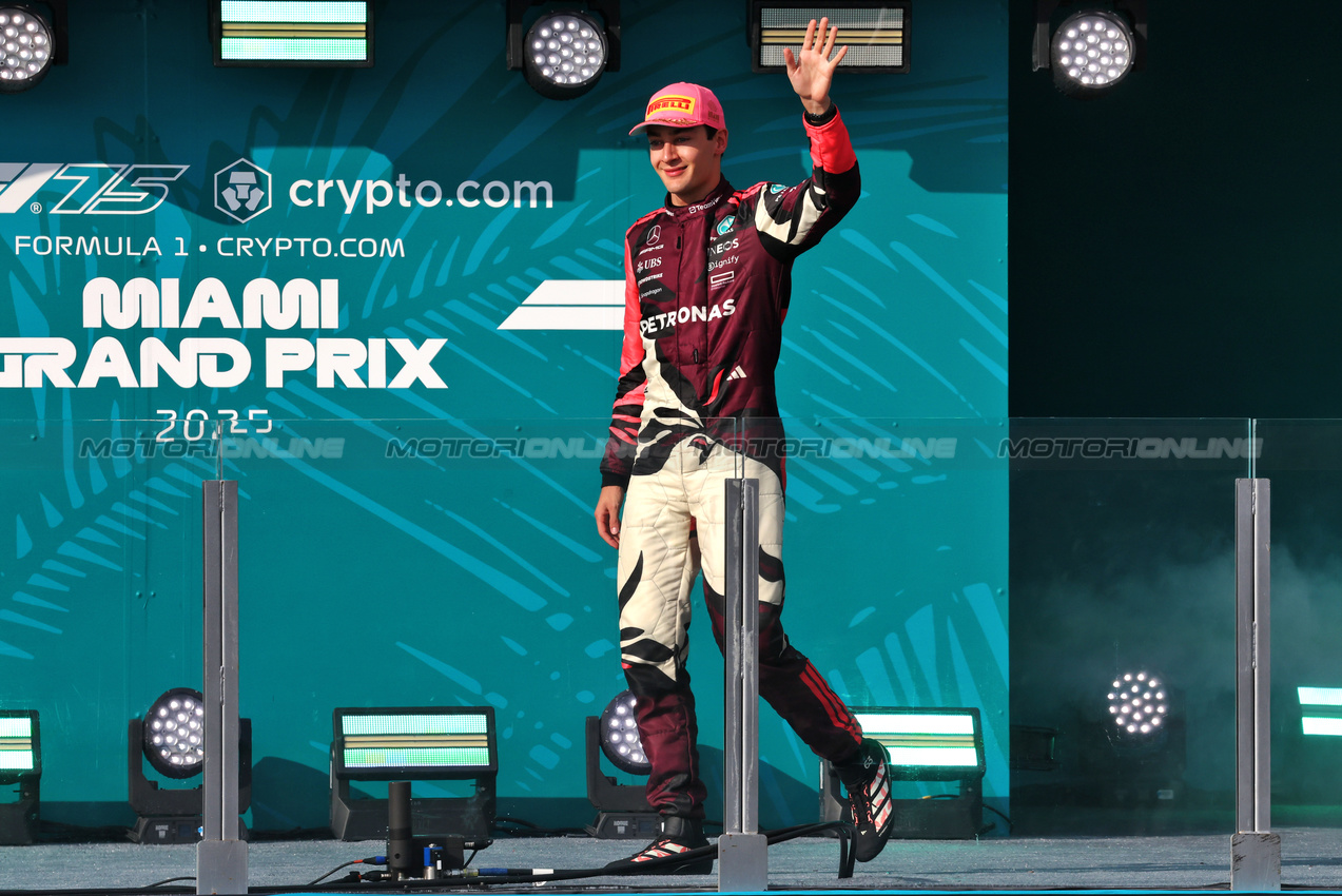 GP MIAMI, George Russell (GBR) Mercedes AMG F1 celebrates his third position on the podium.

04.05.2025. Formula 1 World Championship, Rd 6, Miami Grand Prix, Miami, Florida, USA, Gara Day.

- www.xpbimages.com, EMail: requests@xpbimages.com © Copyright: Moy / XPB Images