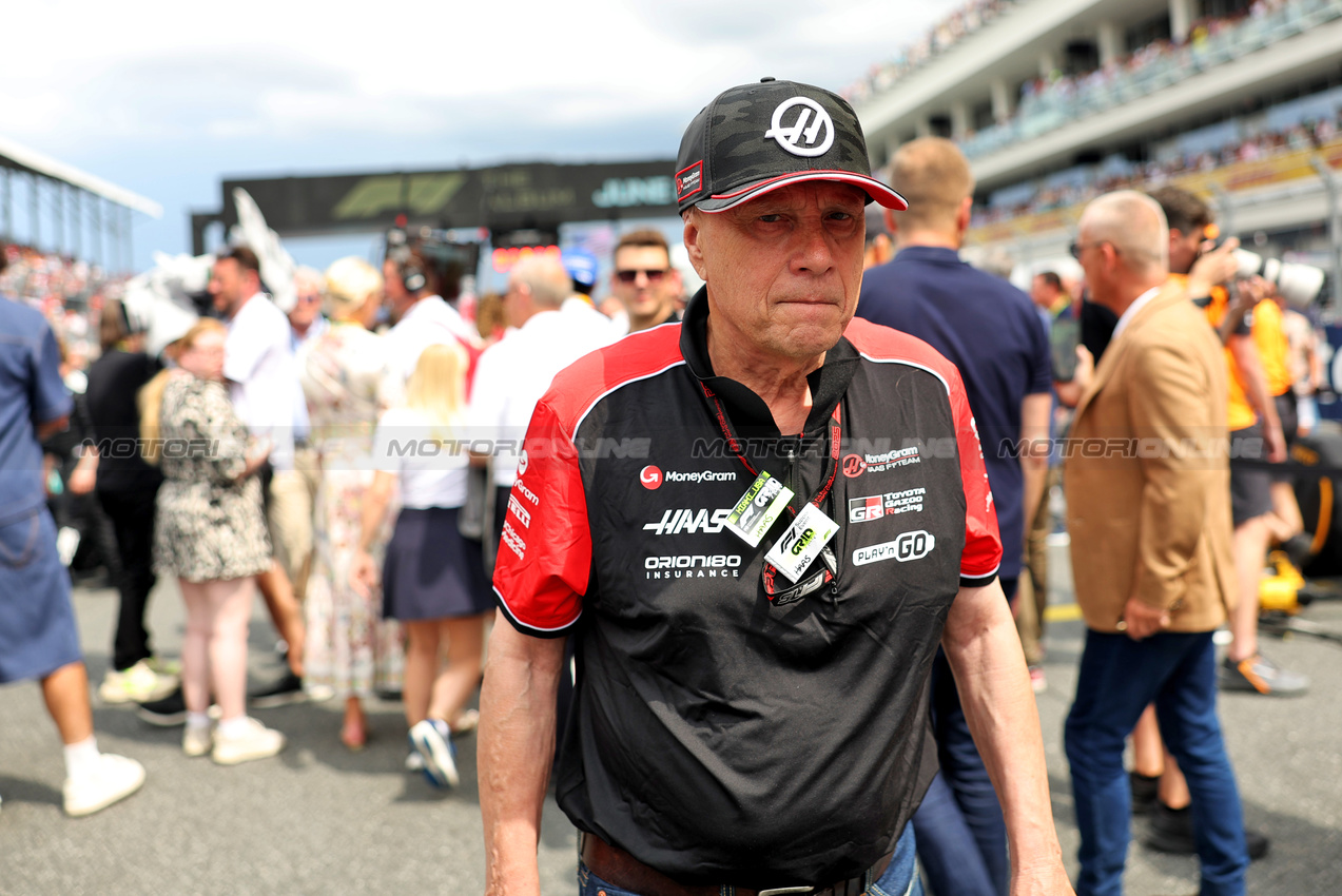 GP MIAMI, Gene Haas (USA) Haas Automotion President on the grid.

04.05.2025. Formula 1 World Championship, Rd 6, Miami Grand Prix, Miami, Florida, USA, Gara Day.

- www.xpbimages.com, EMail: requests@xpbimages.com © Copyright: Bearne / XPB Images