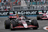 GP MIAMI, Esteban Ocon (FRA) Haas VF-25.

04.05.2025. Formula 1 World Championship, Rd 6, Miami Grand Prix, Miami, Florida, USA, Gara Day.

- www.xpbimages.com, EMail: requests@xpbimages.com © Copyright: Batchelor / XPB Images