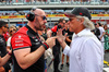 GP MIAMI, (L to R): Stuart Morrison (GBR) Haas F1 Team Head of Communications with Jon Bon Jovi (USA) Singer on the grid. 

04.05.2025. Formula 1 World Championship, Rd 6, Miami Grand Prix, Miami, Florida, USA, Gara Day.

- www.xpbimages.com, EMail: requests@xpbimages.com © Copyright: Batchelor / XPB Images