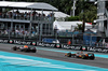 GP MIAMI, Max Verstappen (NLD) Red Bull Racing RB21 davanti a Oscar Piastri (AUS) McLaren MCL39.

04.05.2025. Formula 1 World Championship, Rd 6, Miami Grand Prix, Miami, Florida, USA, Gara Day.

- www.xpbimages.com, EMail: requests@xpbimages.com © Copyright: Moy / XPB Images