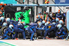 GP MIAMI, Alexander Albon (THA) Atlassian Williams Racing FW47 makes a pit stop.

04.05.2025. Formula 1 World Championship, Rd 6, Miami Grand Prix, Miami, Florida, USA, Gara Day.

- www.xpbimages.com, EMail: requests@xpbimages.com © Copyright: Batchelor / XPB Images