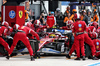GP MIAMI, Lewis Hamilton (GBR) Ferrari SF-25 makes a pit stop.

04.05.2025. Formula 1 World Championship, Rd 6, Miami Grand Prix, Miami, Florida, USA, Gara Day.

- www.xpbimages.com, EMail: requests@xpbimages.com © Copyright: Batchelor / XPB Images