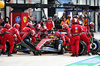 GP MIAMI, Lewis Hamilton (GBR) Ferrari SF-25 makes a pit stop.

04.05.2025. Formula 1 World Championship, Rd 6, Miami Grand Prix, Miami, Florida, USA, Gara Day.

- www.xpbimages.com, EMail: requests@xpbimages.com © Copyright: Batchelor / XPB Images