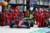 GP MIAMI, Lewis Hamilton (GBR) Ferrari SF-25 makes a pit stop.

04.05.2025. Formula 1 World Championship, Rd 6, Miami Grand Prix, Miami, Florida, USA, Gara Day.

- www.xpbimages.com, EMail: requests@xpbimages.com © Copyright: Batchelor / XPB Images