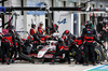 GP MIAMI, Esteban Ocon (FRA) Haas VF-25 makes a pit stop.

04.05.2025. Formula 1 World Championship, Rd 6, Miami Grand Prix, Miami, Florida, USA, Gara Day.

- www.xpbimages.com, EMail: requests@xpbimages.com © Copyright: Batchelor / XPB Images