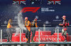GP MIAMI, The podium: Louise McEwen (GBR) McLaren Chief Marketing Officer; Lando Norris (GBR) McLaren, second; Oscar Piastri (AUS) McLaren, vincitore; George Russell (GBR) Mercedes AMG F1, third.

04.05.2025. Formula 1 World Championship, Rd 6, Miami Grand Prix, Miami, Florida, USA, Gara Day.

- www.xpbimages.com, EMail: requests@xpbimages.com © Copyright: Moy / XPB Images