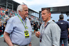 GP MIAMI, (L to R): Karl Heinz Zimmerman (AUT) with Christian Klien (AUT) on the grid.

04.05.2025. Formula 1 World Championship, Rd 6, Miami Grand Prix, Miami, Florida, USA, Gara Day.

- www.xpbimages.com, EMail: requests@xpbimages.com © Copyright: Moy / XPB Images