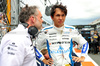 GP MIAMI, Alexander Albon (THA) Atlassian Williams Racing with James Urwin (GBR) Atlassian Williams Racing Gara Engineer on the grid.

04.05.2025. Formula 1 World Championship, Rd 6, Miami Grand Prix, Miami, Florida, USA, Gara Day.

- www.xpbimages.com, EMail: requests@xpbimages.com © Copyright: Bearne / XPB Images