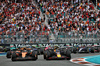 GP MIAMI, Lando Norris (GBR) McLaren MCL39 e Max Verstappen (NLD) Red Bull Racing RB21 battle for the lead at the partenza of the race.

04.05.2025. Formula 1 World Championship, Rd 6, Miami Grand Prix, Miami, Florida, USA, Gara Day.

- www.xpbimages.com, EMail: requests@xpbimages.com © Copyright: Batchelor / XPB Images