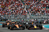 GP MIAMI, Lando Norris (GBR) McLaren MCL39 e Max Verstappen (NLD) Red Bull Racing RB21 battle for the lead at the partenza of the race.

04.05.2025. Formula 1 World Championship, Rd 6, Miami Grand Prix, Miami, Florida, USA, Gara Day.

- www.xpbimages.com, EMail: requests@xpbimages.com © Copyright: Batchelor / XPB Images
