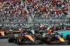 GP MIAMI, Lando Norris (GBR) McLaren MCL39 e Max Verstappen (NLD) Red Bull Racing RB21 battle for the lead at the partenza of the race.

04.05.2025. Formula 1 World Championship, Rd 6, Miami Grand Prix, Miami, Florida, USA, Gara Day.

- www.xpbimages.com, EMail: requests@xpbimages.com © Copyright: Batchelor / XPB Images
