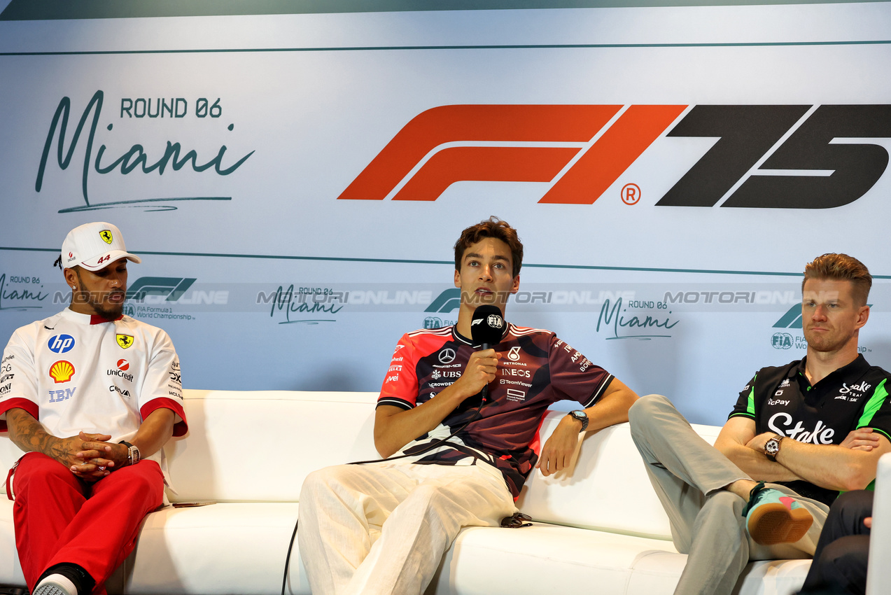 GP MIAMI, (L to R): Lewis Hamilton (GBR) Ferrari; George Russell (GBR) Mercedes AMG F1; e Nico Hulkenberg (GER) Sauber, in the FIA Press Conference.

01.05.2025. Formula 1 World Championship, Rd 6, Miami Grand Prix, Miami, Florida, USA, Preparation Day.

- www.xpbimages.com, EMail: requests@xpbimages.com © Copyright: Bearne / XPB Images