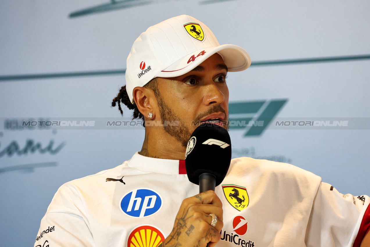 GP MIAMI, Lewis Hamilton (GBR) Ferrari in the FIA Press Conference.

01.05.2025. Formula 1 World Championship, Rd 6, Miami Grand Prix, Miami, Florida, USA, Preparation Day.

- www.xpbimages.com, EMail: requests@xpbimages.com © Copyright: Bearne / XPB Images