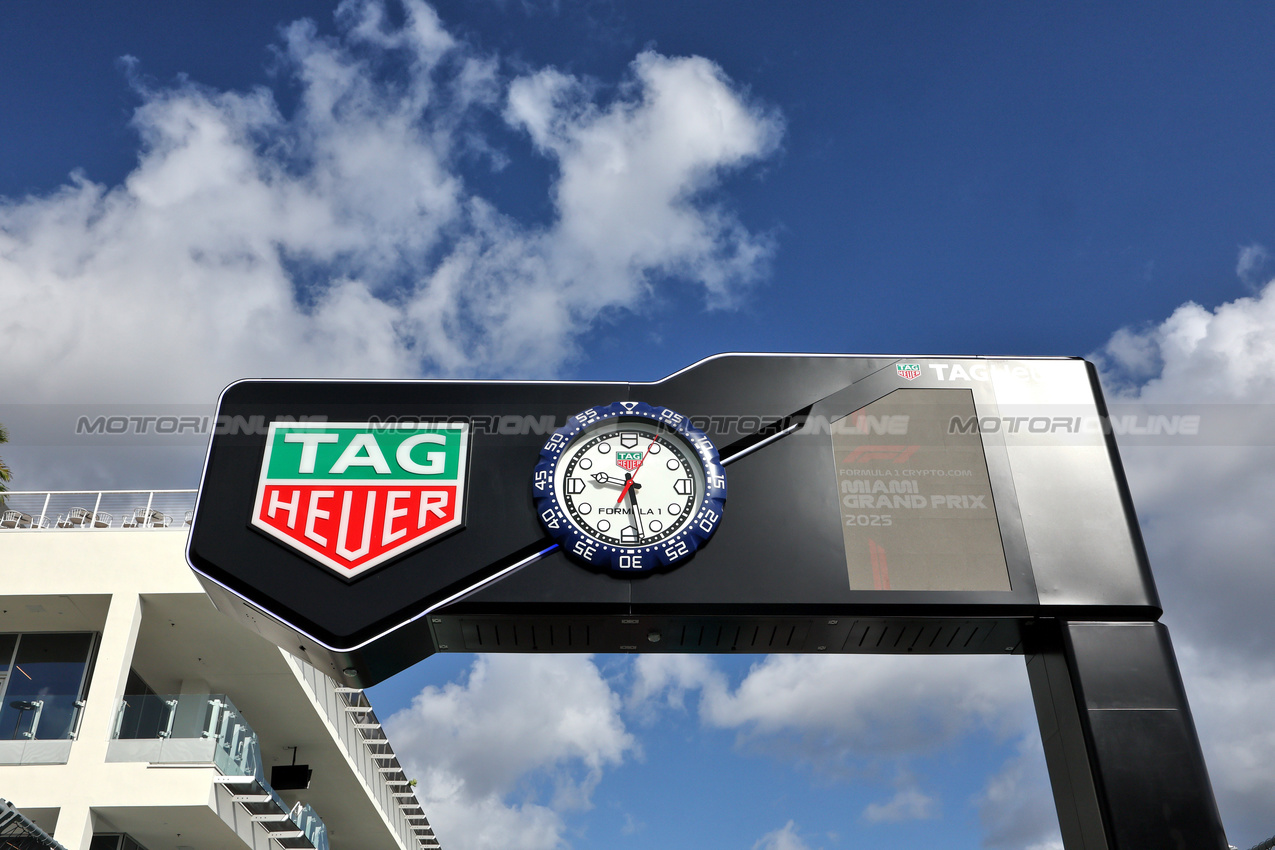 GP MIAMI, Circuit Atmosfera - Tag Heuer clock in the paddock.

01.05.2025. Formula 1 World Championship, Rd 6, Miami Grand Prix, Miami, Florida, USA, Preparation Day.

- www.xpbimages.com, EMail: requests@xpbimages.com © Copyright: Moy / XPB Images