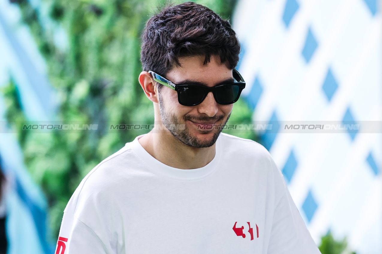GP MIAMI, Esteban Ocon (FRA), Haas F1 Team 
01.05.2025. Formula 1 World Championship, Rd 6, Miami Grand Prix, Miami, Florida, USA, Preparation Day.
- www.xpbimages.com, EMail: requests@xpbimages.com © Copyright: Charniaux / XPB Images
