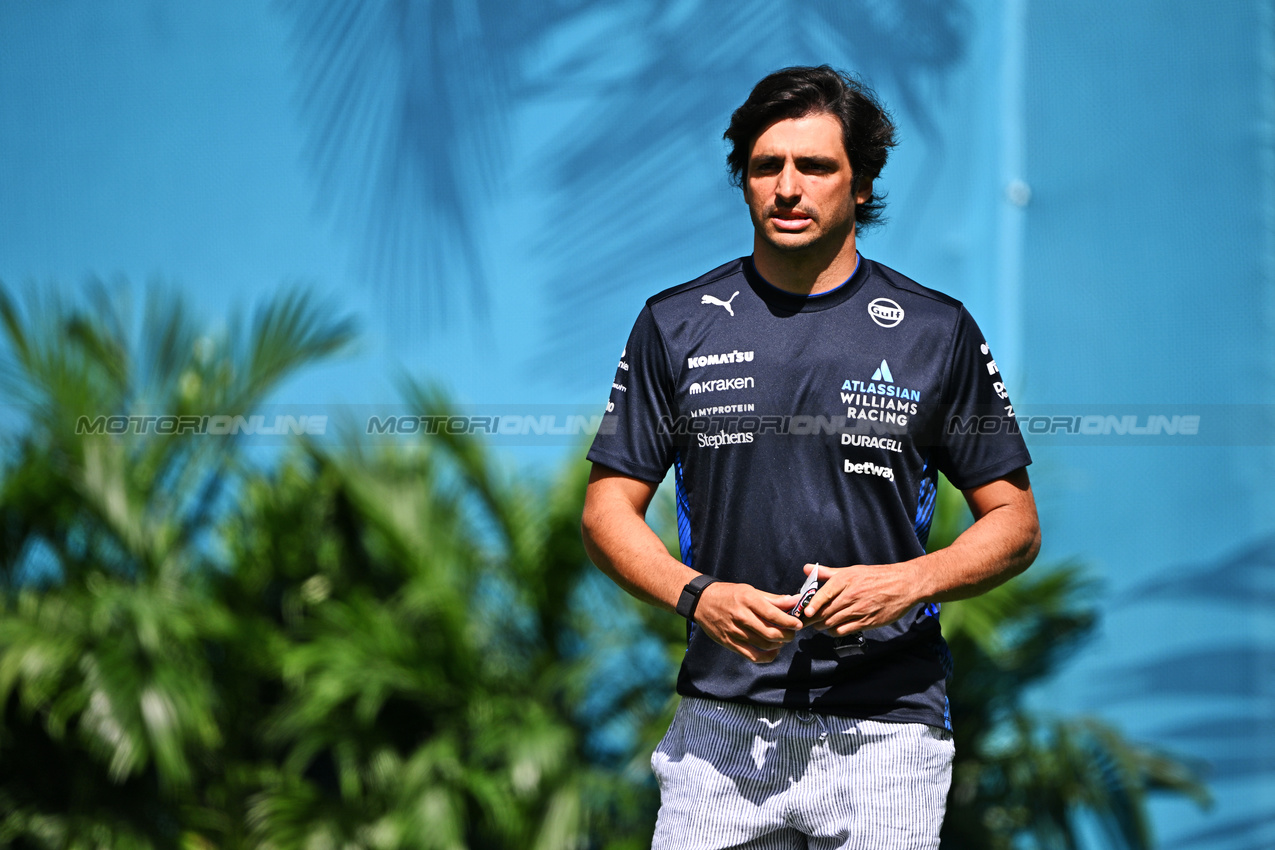 GP MIAMI, Carlos Sainz (ESP) Atlassian Williams Racing.

01.05.2025. Formula 1 World Championship, Rd 6, Miami Grand Prix, Miami, Florida, USA, Preparation Day.

- www.xpbimages.com, EMail: requests@xpbimages.com © Copyright: Price / XPB Images